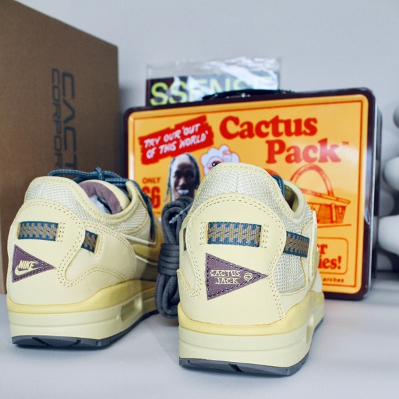 CACTUS JACK ‘Travis Scott’ Nike Air Max 1 ‘Saturn Gold’ - Picture 4 of 6